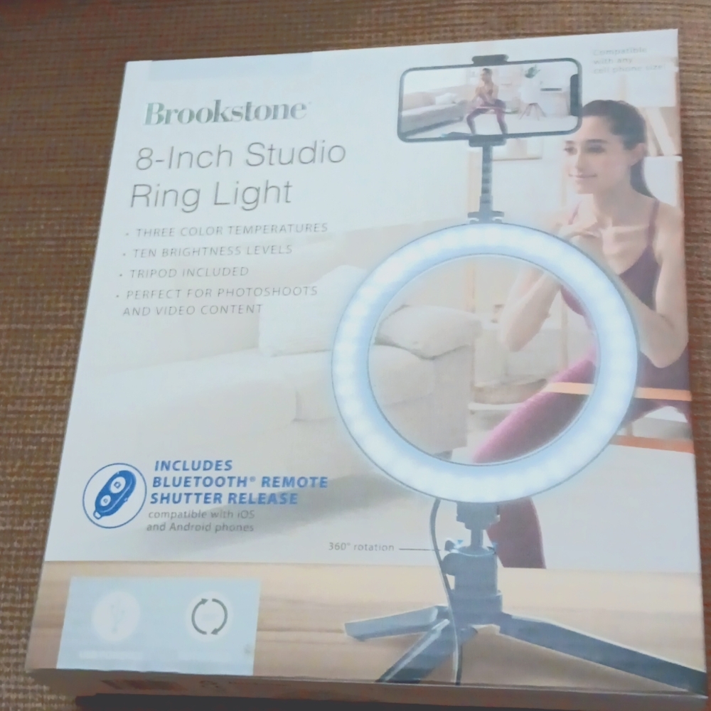 ☆ NWT BROOKSTONE  8" STUDIO RING LIGHT iOS & ANDROIDS!